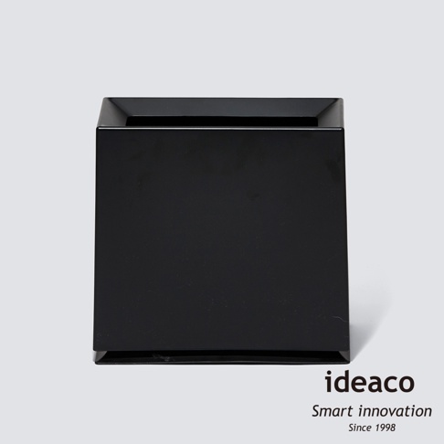 黑色方形家用垃圾桶，容量 8.5 公升，採用光滑材質，簡潔設計。