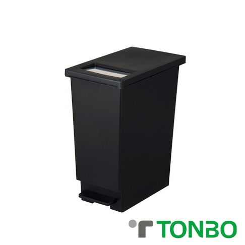 黑色矩形垃圾桶，具有推蓋和腳踏板設計，頂部有長方形開口，容量 45 公升。