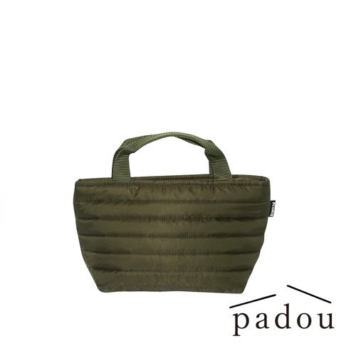 這是一個橄欖綠色的 PADOU Ecorip 系列小型保冷托特包，外觀採用空氣感的絎縫設計，搭配防潑水材質，包身中央有橫向縫線細節，並附有便於手提的織帶提把。