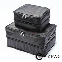 AZPAC 黑色分層擴充旅行收納袋組，大、小兩個黑色網狀頂部收納袋堆疊。