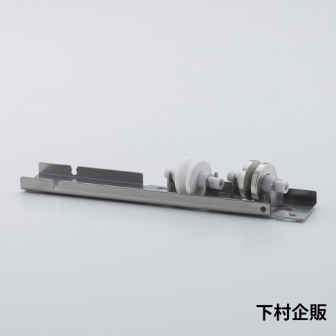 ESSYO 越匠系列可拆式不鏽鋼雙滾輪磨刀器，由銀色不鏽鋼製成，包含兩個由白色塑膠和金屬組成的滾輪。