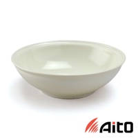 Ciel 美濃燒簡約素雅釉彩淺碗，呈現柔和的米白色，圓潤的碗身與平滑的釉面，展現陶瓷的細緻質感。