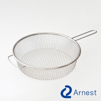 逸品物創 不鏽鋼手持料理濾網，銀色，網狀結構，附有兩側提把及長柄，適用於過濾或油炸。