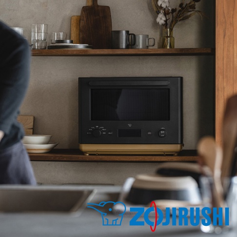 STAN美型烘烤微波爐 ES-SAF26，黑色機身搭配金色底座，設有黑色觸控螢幕和多個功能按鈕，簡潔現代的設計風格。