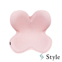 Style 品牌粉色美姿調整椅，採用獨特的蝴蝶結造型，提供舒適的坐姿支撐。