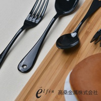 日製黑琺瑯水果甜點匙，兩入一組，設計簡約，適合搭配各式甜點。