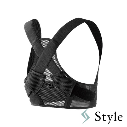 經典款黑色 BX Fit 美姿調整背帶，由透氣網布和彈性織帶製成，具有交叉肩帶和可調節的腰部固定帶，能提供背部支撐。