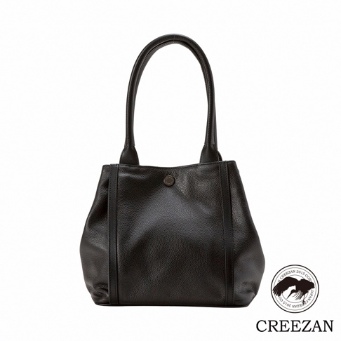 JETTER 方形托特包 CJTE-026，黑色荔枝紋皮革材質，圓弧形提把，包身簡潔，中央有品牌金屬釦裝飾。