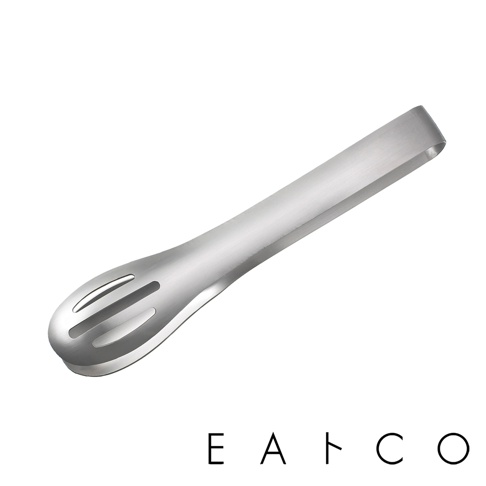 銀色不鏽鋼單邊孔料理夾，帶有圓潤的夾頭和三個長形開孔，整體呈現簡潔的工業風格。