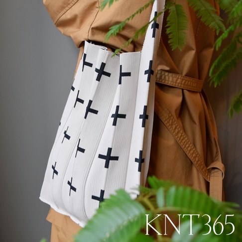 主圖_KNT365_環保折疊針織百褶包(M)-錯縱十字-3.jpg