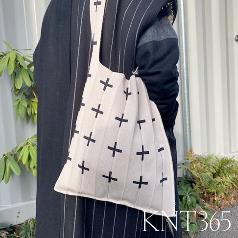 主圖_KNT365_環保折疊針織百褶包(M)-錯縱十字-4.jpg