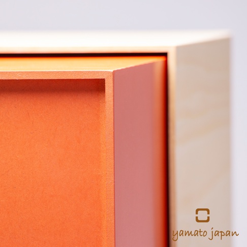 手作積木垃圾桶 10L，內部為橘紅色，外部為淺木色。