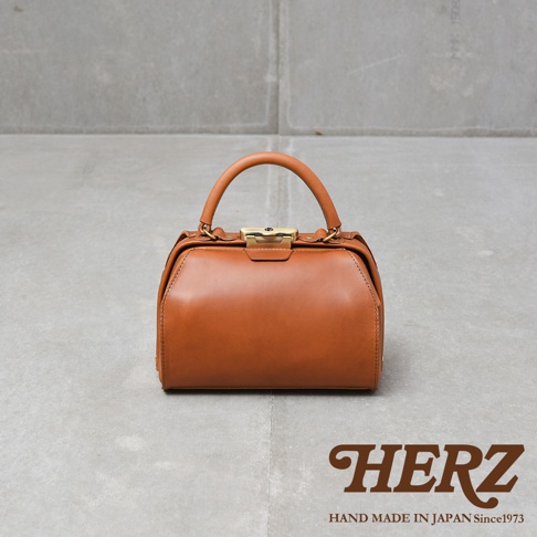 職人手作皮革Organ兩用口金手提包，棕色皮革，金色口金鎖扣，附提把。