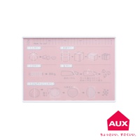 粉紅色教學砧板，上面印有各種切菜圖解說明，包含「くし切り」、「色紙切り」、「小口切り」、「乱切り」及「たまねぎのみじん切り」等日文教學。