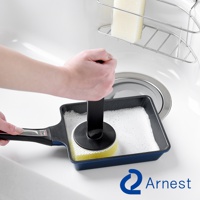Arnest直角鍋專用不沾手清潔海綿正在清洗鍋具