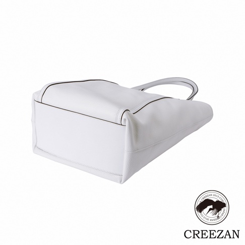 JETTER 大容量肩背托特包 CJTE-025，白色荔枝紋皮革材質，結構立體，有肩背帶。