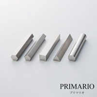 五個銀色金屬幾何造型筷架，包含六角柱、方形、三角形及圓柱，表面帶有細緻霧面紋理。