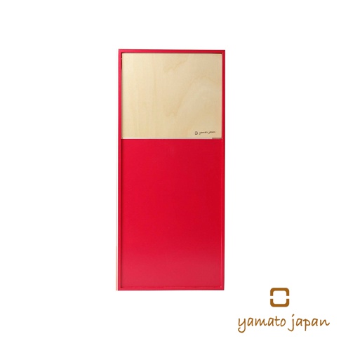 DOORS mini 迷你垃圾桶，前開式設計，上半部為原木色木材，下半部為亮紅色，整體為長方形，側面邊框也為紅色。