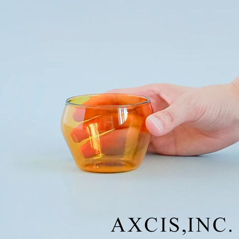 LAGOM 清透復古圓潤玻璃杯，S尺寸，呈現漸層琥珀色，質感細膩。