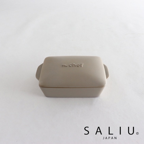 The Chef 品牌淺灰色陶製迷你長方形烤盤，帶有蓋子和兩側把手，表面壓印有品牌名稱。