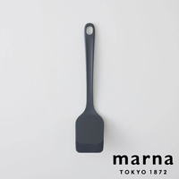 marna TOKYO 1872 品牌標誌旁有一個炭灰色耐熱矽膠平鏟