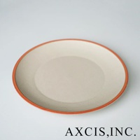 PURE 素燒百搭陶瓷主菜盤 M，米白色盤面，外緣為磚紅色，材質為陶瓷。