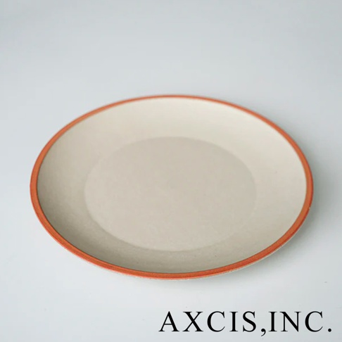 PURE 素燒百搭陶瓷主菜盤 M，米白色盤面，外緣為磚紅色，材質為陶瓷。