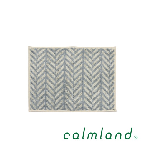 TRIABEAT 北歐風人字紋玄關地墊，採用淺灰色與米白色相間的人字紋圖案，材質為絨毛，邊緣帶有米白色滾邊。