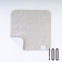 淺灰色 Minus Degree 降溫涼感手巾，布料表面有蜂巢狀紋理，角落處可見品牌標籤。