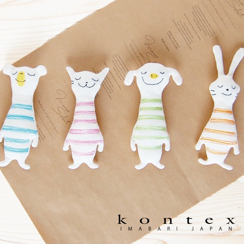 四款布製動物造型抓握玩偶，白色身體，分別飾有藍色、粉色、綠色、橘色條紋，臉部為刺繡表情。