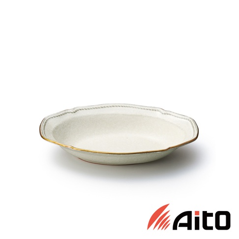 Aito Stitch 美濃燒金彩浮雕經典餐盤，帶有精緻的浮雕紋飾和金邊，呈現細膩質樸的質感。