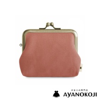 AYANOKOJI 品牌標誌與日文「がま口の専門店」字樣，以及一個桃粉色帆布材質的口金零錢包，採用正面視角拍攝。