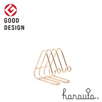 玫瑰金色不鏽鋼萬用支架，由金屬線條構成，呈現簡約的三角立體造型，可放置多個物品，底部有白色止滑墊。