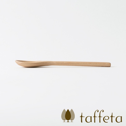 楓木茶匙，淺木色，光滑表面，細長手柄，勺頭呈橢圓形。
