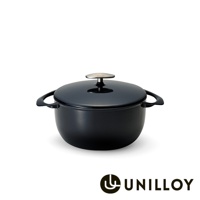 黑色琺瑯鑄鐵鍋，配有銀色把手，鍋身圓潤，兩側有提把。