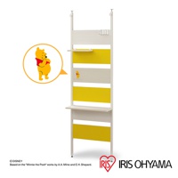 迪士尼系列頂天立地木質收納架，採用木質材質，白色與黃色條紋相間設計，設有層板及掛勾，並印有小熊維尼圖案。