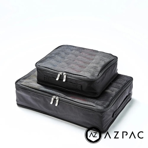 AZPAC 黑色分層擴充旅行收納袋組，包含一個較大的和一個較小的收納袋，均採用網狀材質和拉鍊設計。