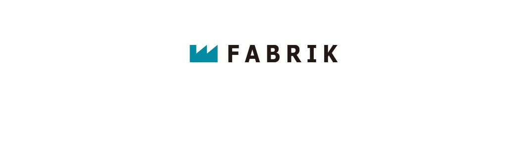 FABRIK 品牌標誌，藍色廠房圖案旁是黑色文字 FABRIK