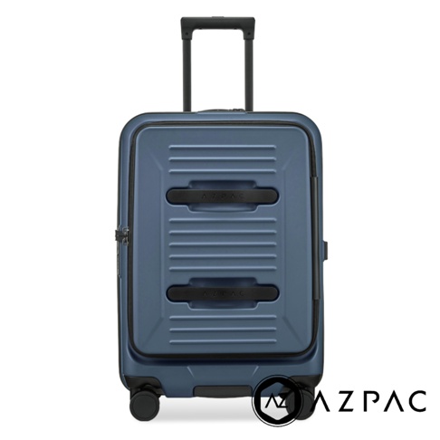 這是一款藍色的AZPAC 25吋前開口煞車行李箱，採用直立式設計，正面配有兩個黑色手把及橫向凹槽紋理，上方設有伸縮拉桿，底部配置四輪設計，整體外型簡約且兼具功能性。