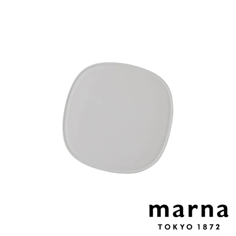 marna TOKYO 1872 品牌下的淺灰色軟質方形砧板