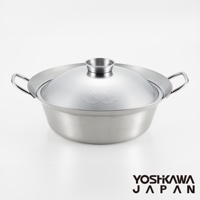 不鏽鋼相撲鍋，鍋蓋上有兩隻小動物圖案，鍋身兩側有金屬提把，整體為銀色。