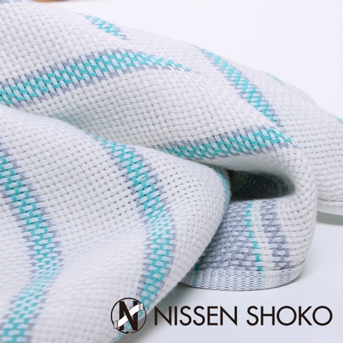 今治純棉廚房擦拭巾，織有白色、淺藍色和灰色條紋，質地細緻。