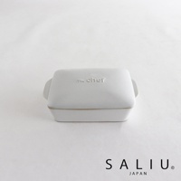 The chef 品牌白色耐熱陶製迷你長方形烤盤，帶有蓋子，兩側有提把。