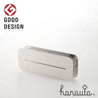 不鏽鋼臥式刀座，銀色，由多片不鏽鋼板組成，設計簡約，帶有橫向狹縫。