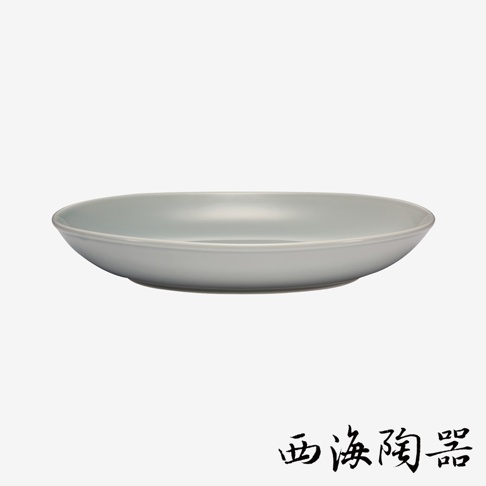 波佐見燒 Common 陶瓷橢圓餐盤，27公分，淺灰色，簡約設計。