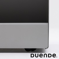 DUENDE 品牌標誌於推車底部。