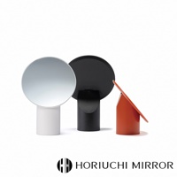 三款 NAPURE 桌上型可調節化妝圓鏡，分別為白色、黑色及橘紅色。鏡面為圓形，支架為圓柱形，可調整角度。