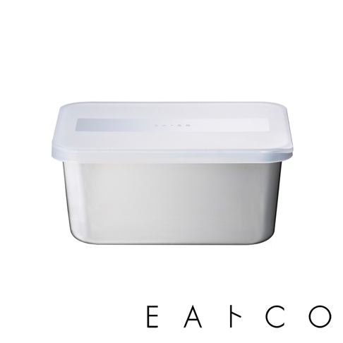 日製簡約風格白色食物儲存盒，採用半透明霧面塑膠材質，盒蓋上有標示區域。