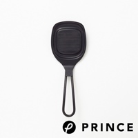 黑色小磨泥器，扁平勺狀設計，帶有長柄，勺頭內嵌有密集的小凸點，用於研磨食材。