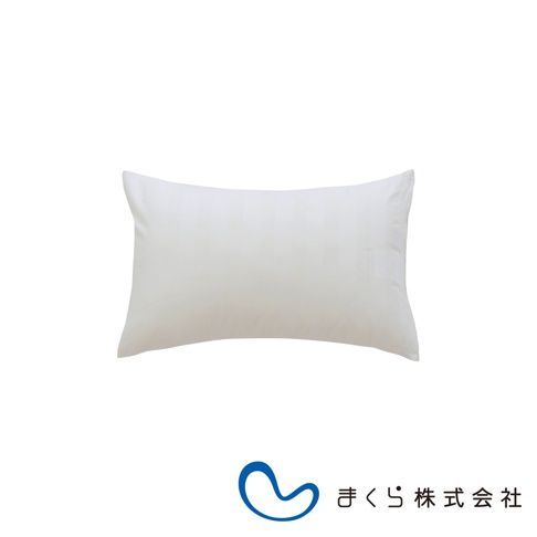 白色條紋枕套，材質為棉質，設計簡潔，適合搭配各種風格的寢具。